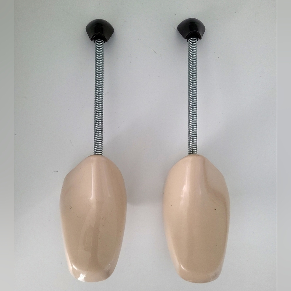 Pair of Plastic Shoe Stretcher Shaper (Size 6.5-7.5) - Made in Italy